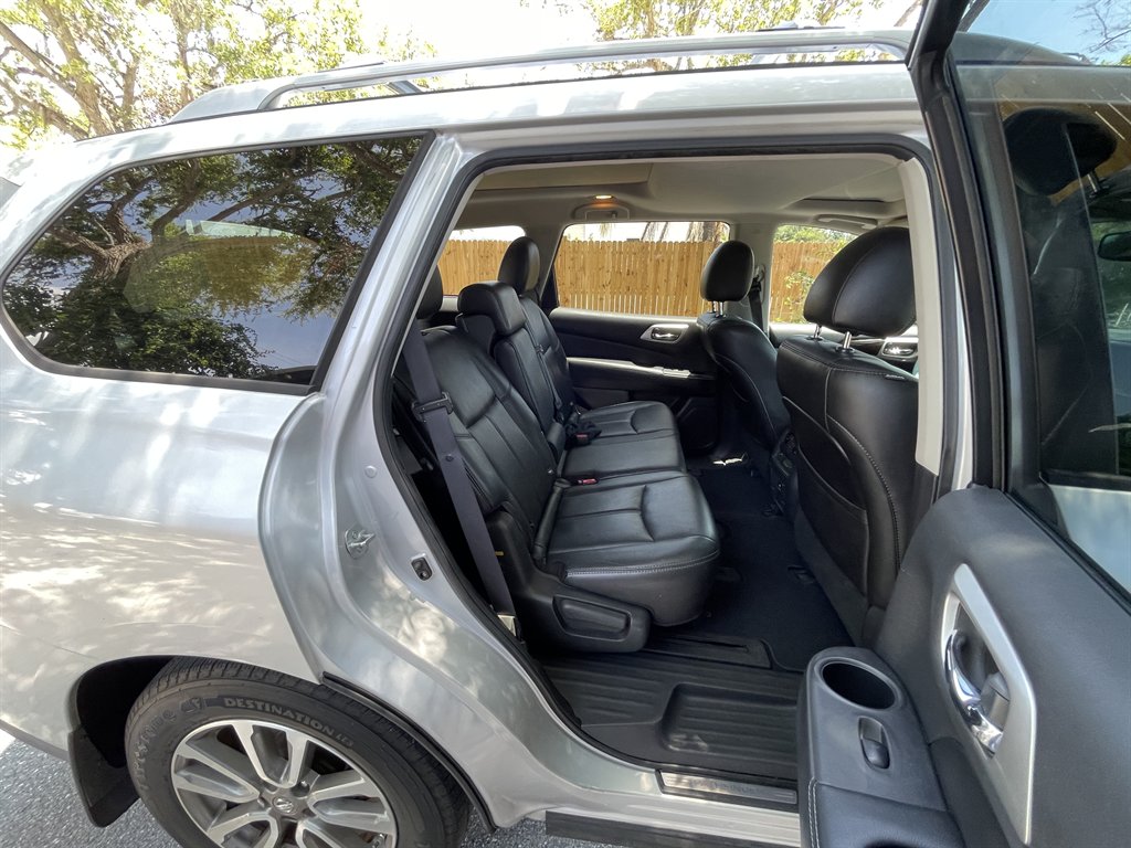 2014 Nissan Pathfinder S photo