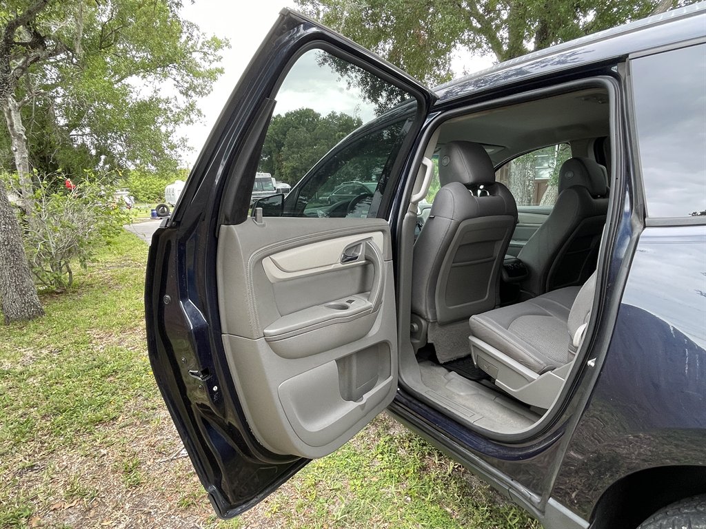 2017 Chevrolet Traverse - $5,399