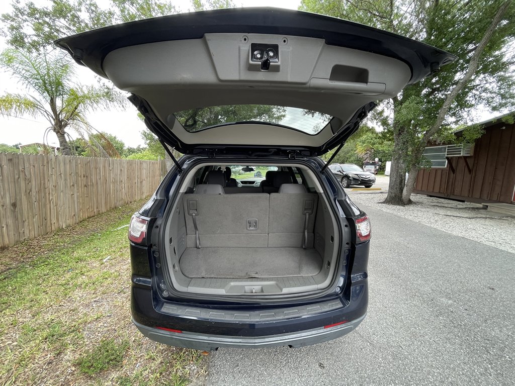 2017 Chevrolet Traverse - $5,399