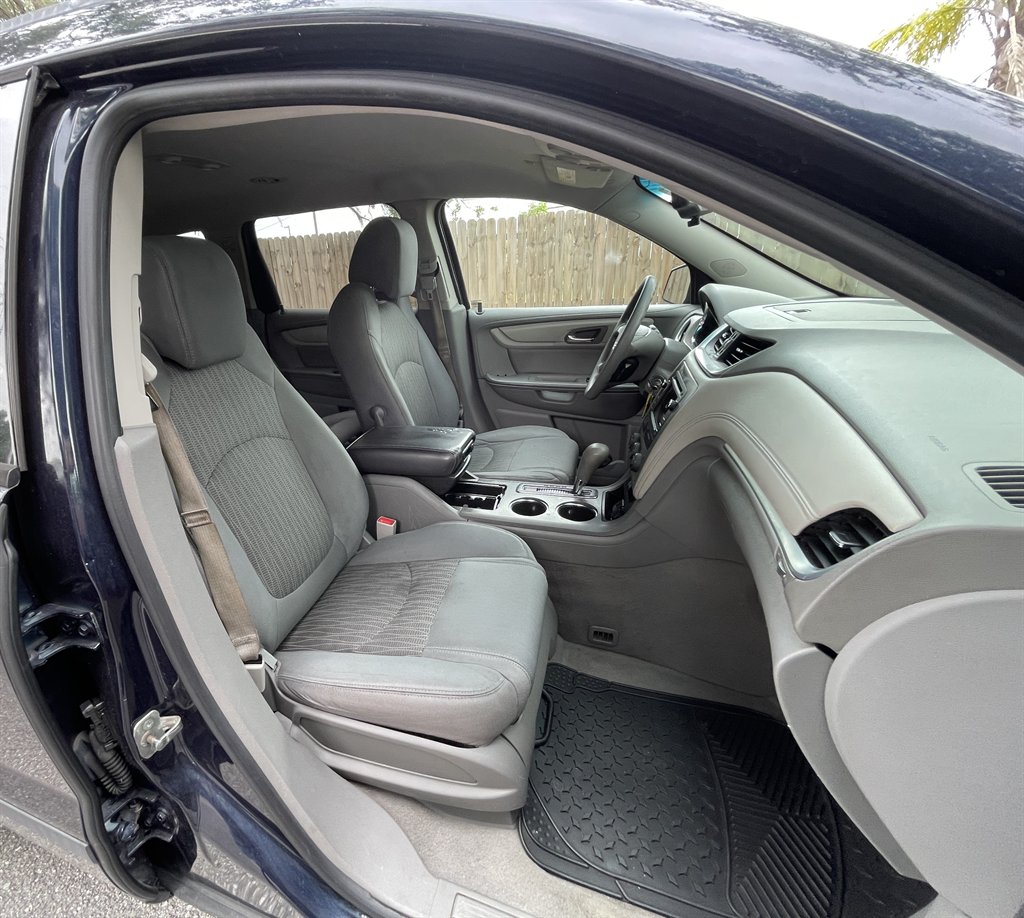 2017 Chevrolet Traverse - $5,399