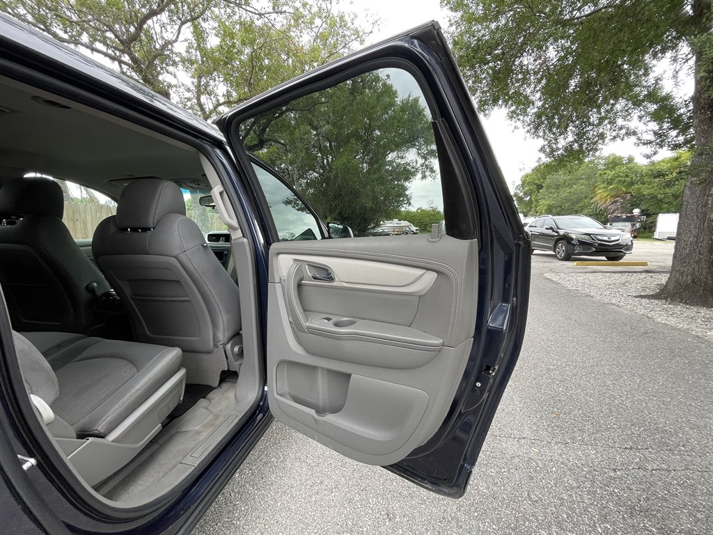 2017 Chevrolet Traverse - $5,399