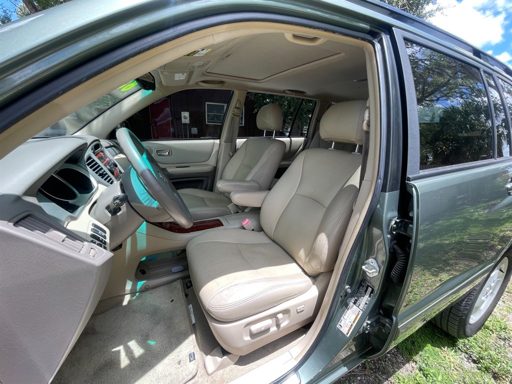 2005 Toyota Highlander - $8,300
