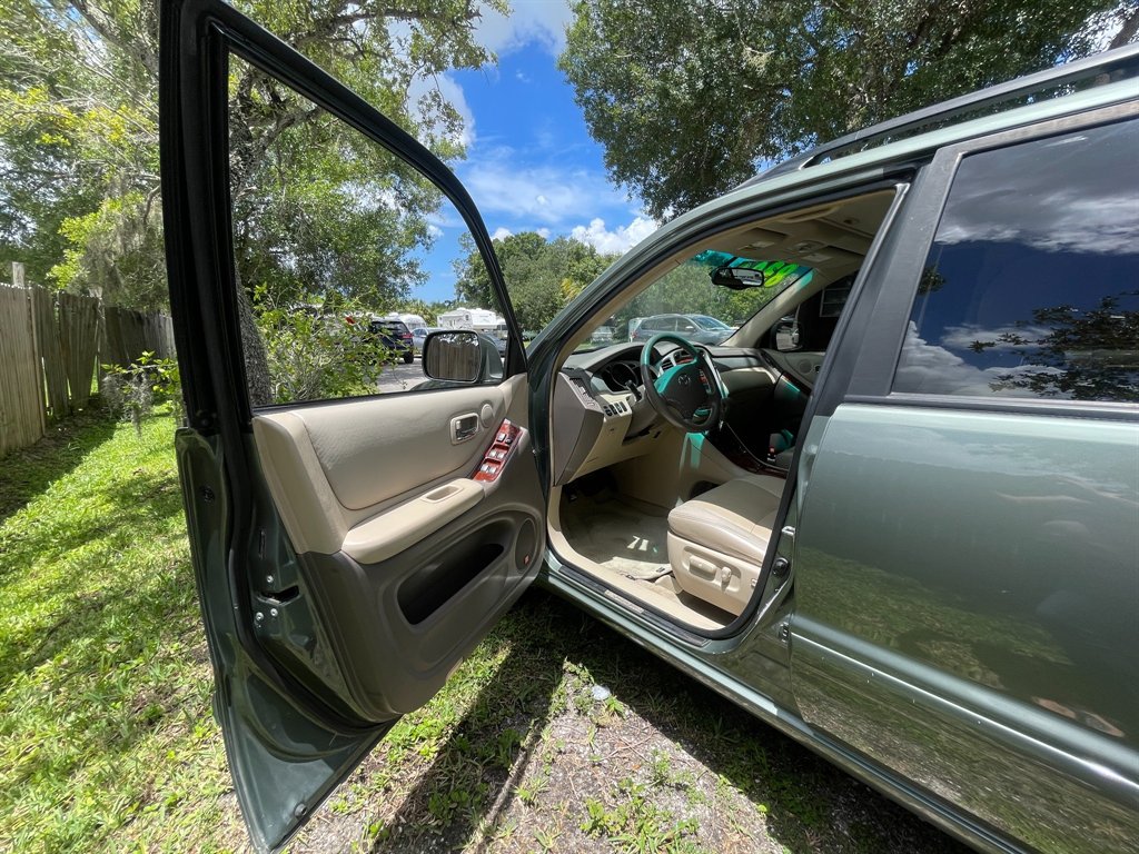 2005 Toyota Highlander - $8,300