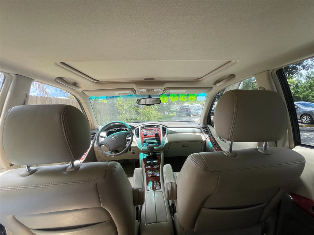 2005 Toyota Highlander - $8,300