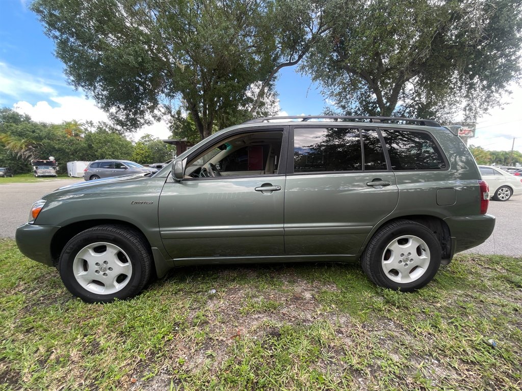 2005 Toyota Highlander - $8,300
