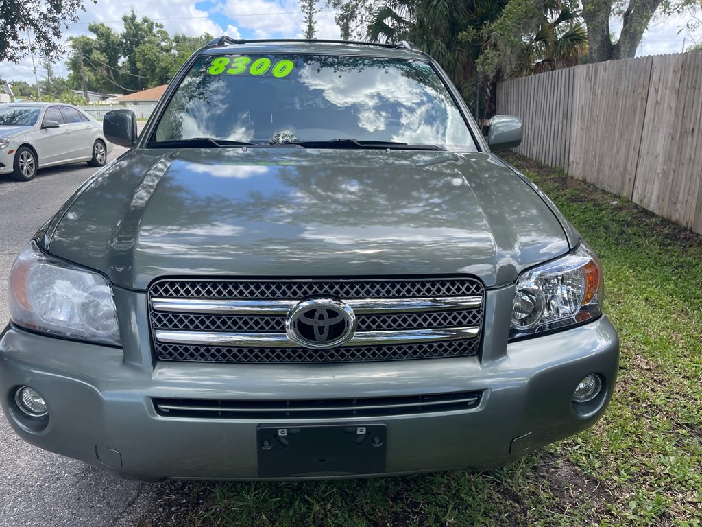 2005 Toyota Highlander - $8,300