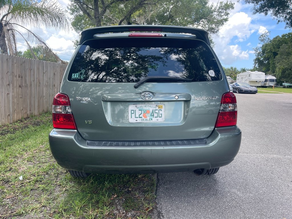 2005 Toyota Highlander - $8,300