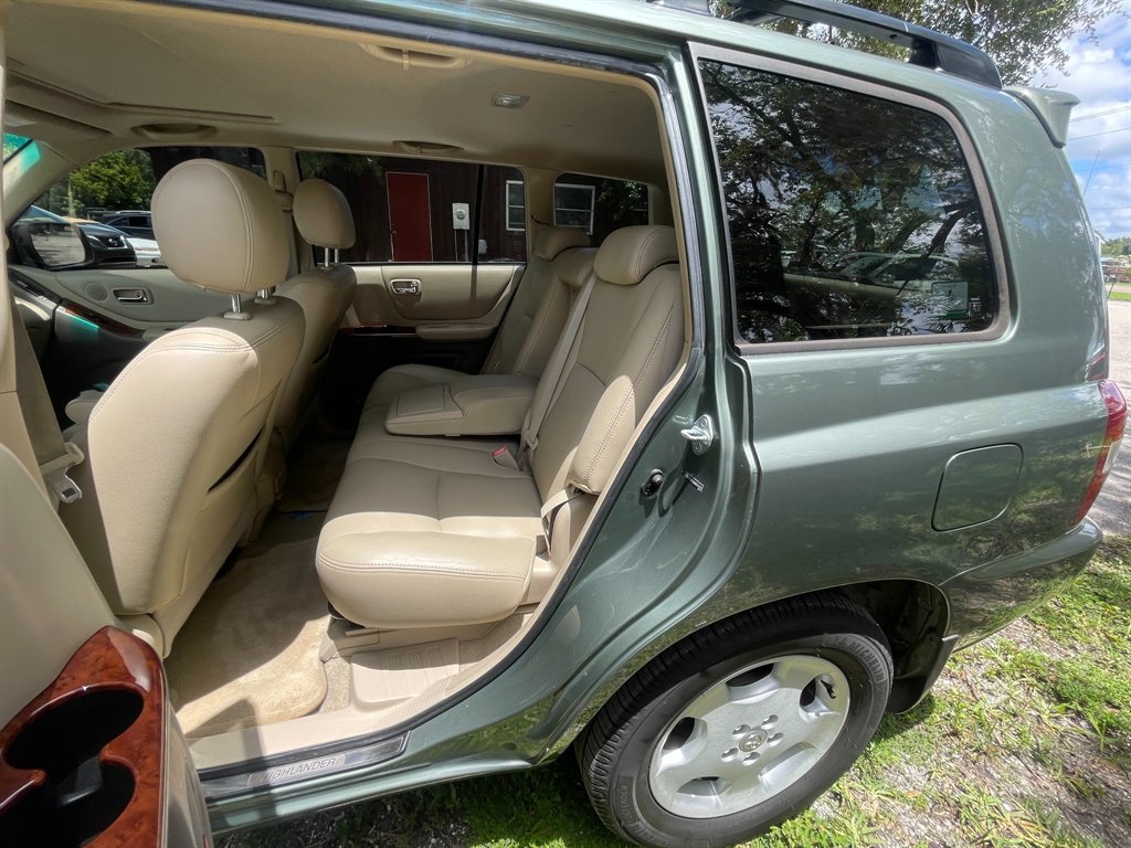 2005 Toyota Highlander - $8,300