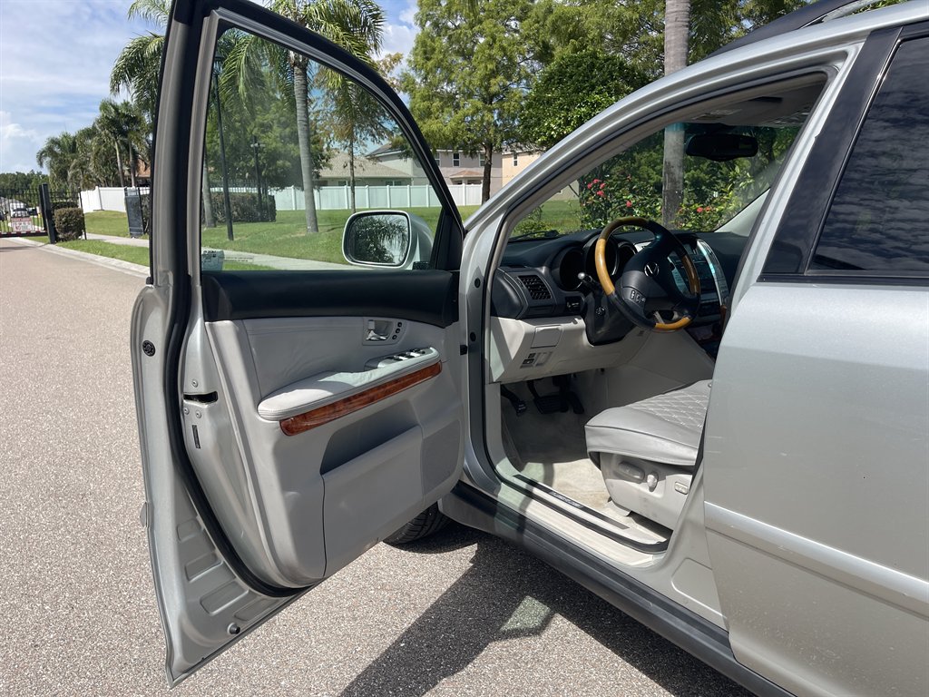 2005 Lexus RX - $5,850