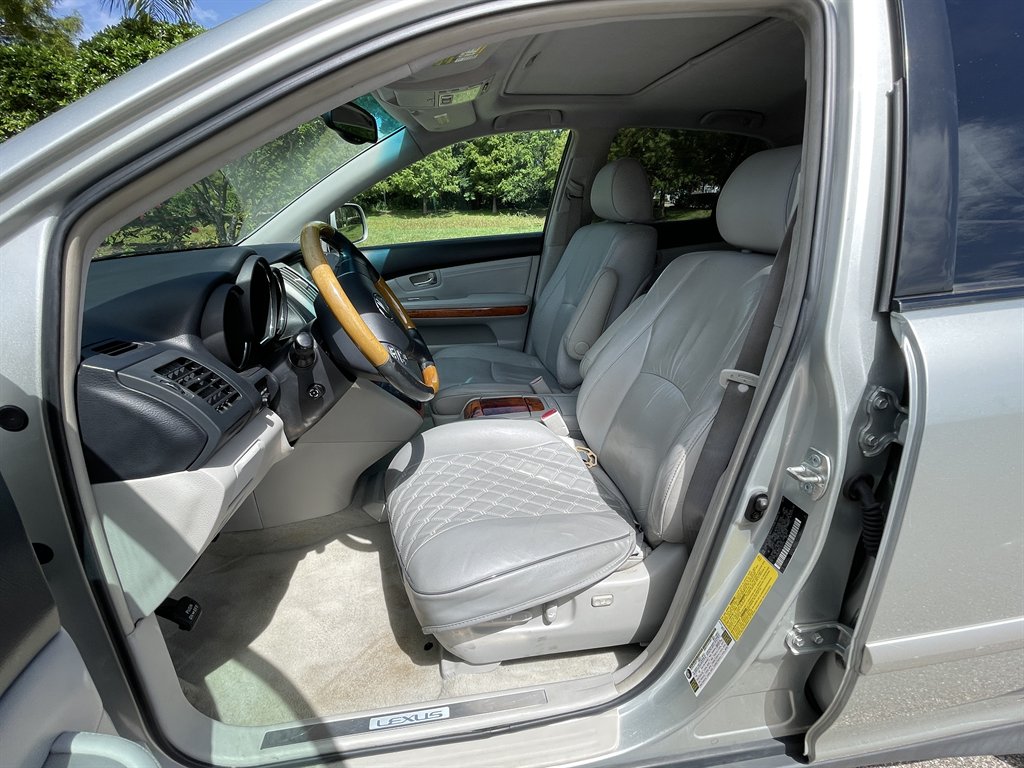 2005 Lexus RX - $5,850