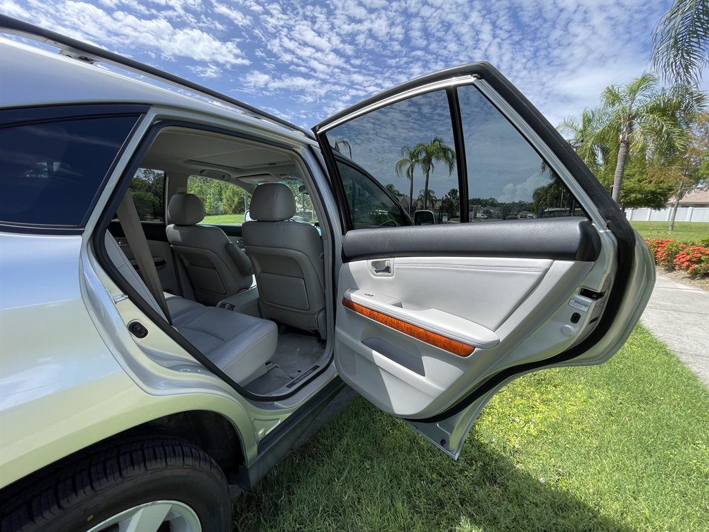 2005 Lexus RX - $5,850