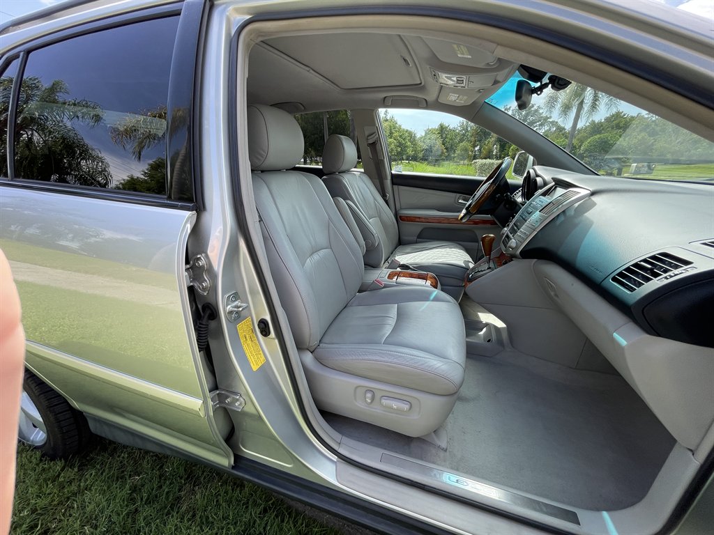 2005 Lexus RX - $5,850