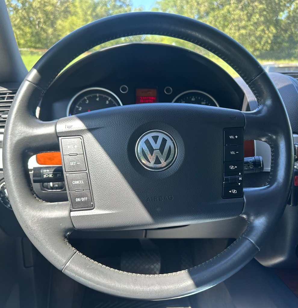 2006 Volkswagen Touareg V6 photo