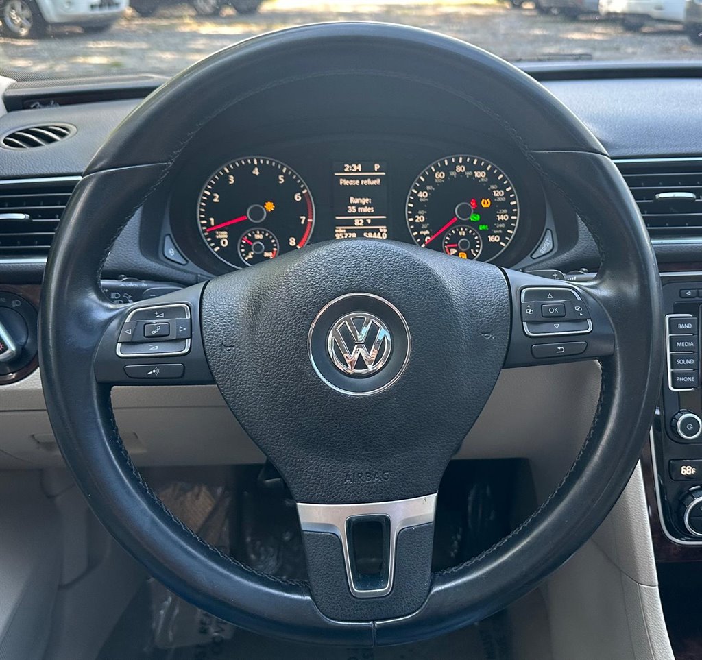 2012 Volkswagen Passat V6 SEL Premium photo