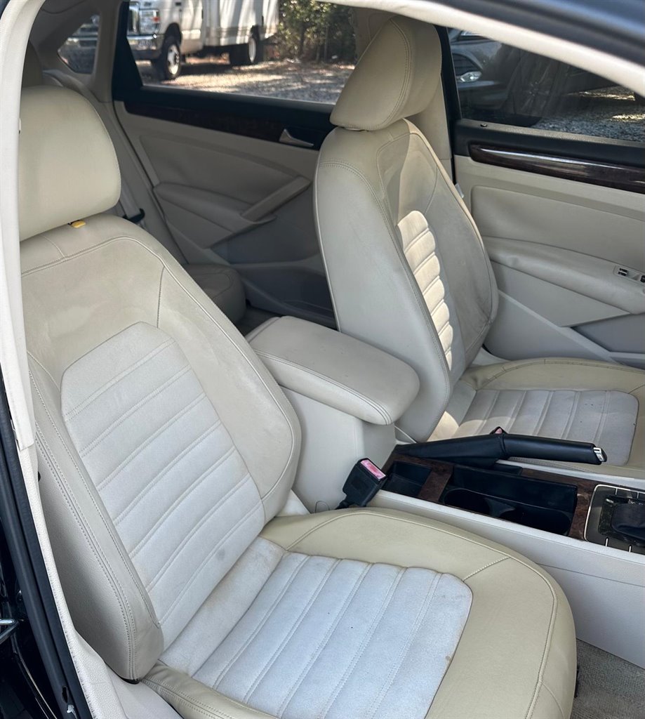 2012 Volkswagen Passat V6 SEL Premium photo