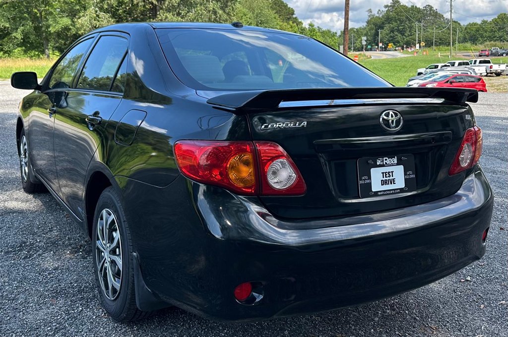 2009 Toyota Corolla LE photo