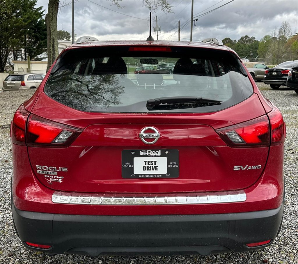 2017 Nissan Rogue Sport SV AWD photo