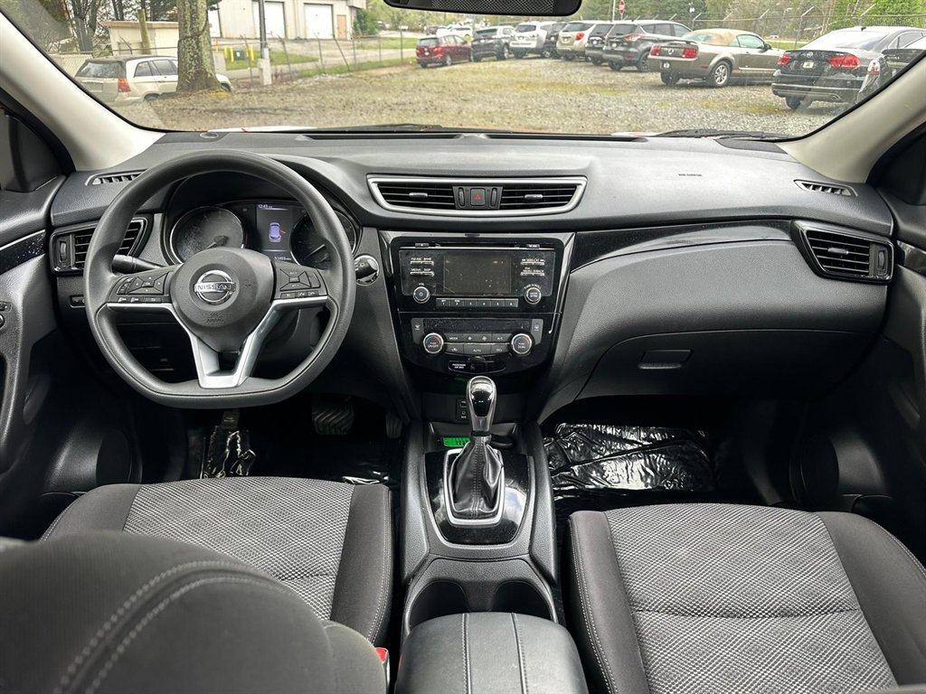 2017 Nissan Rogue Sport SV AWD photo