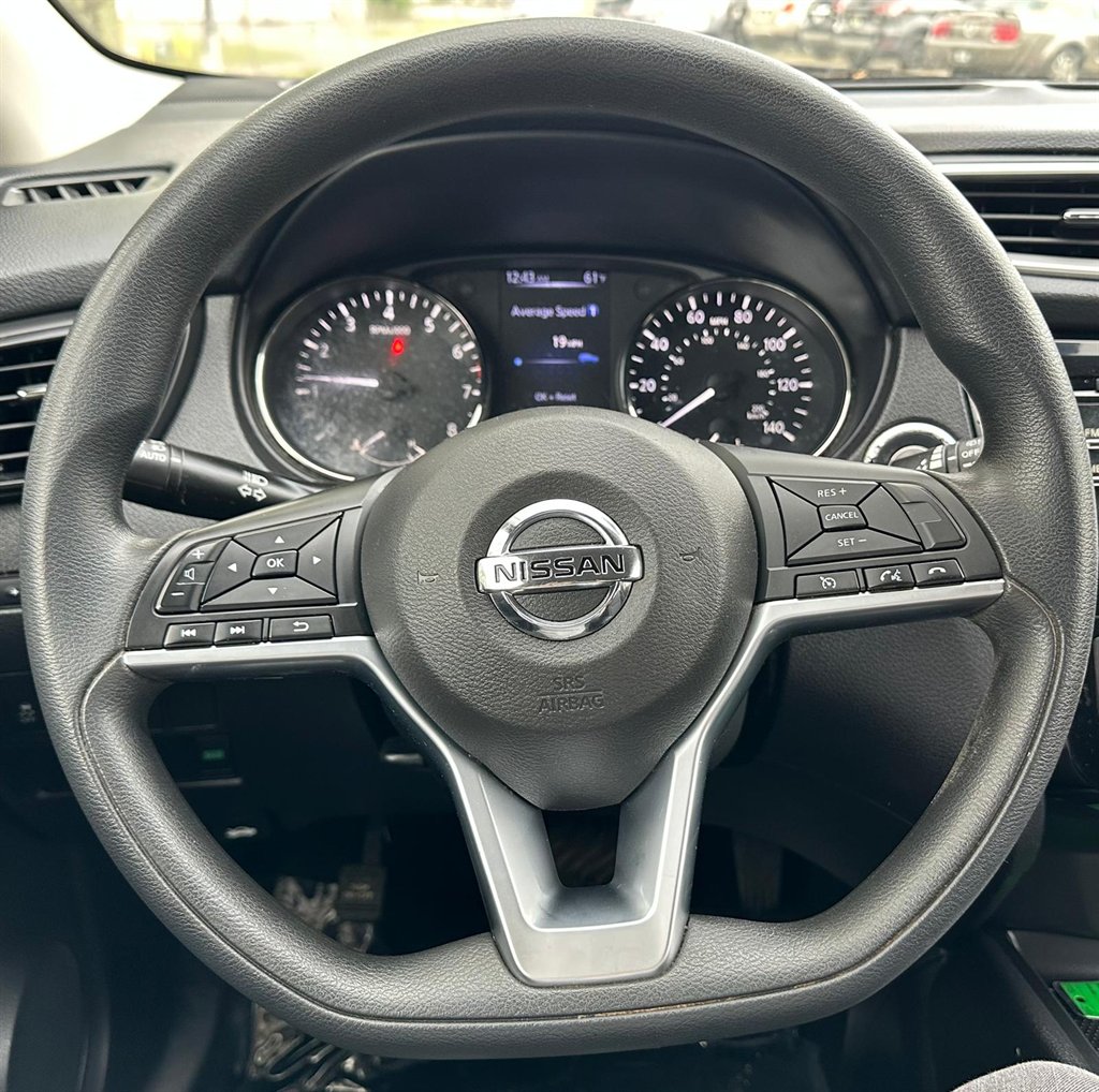 2017 Nissan Rogue Sport SV AWD photo