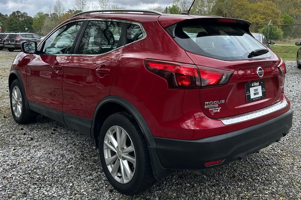 2017 Nissan Rogue Sport SV AWD photo