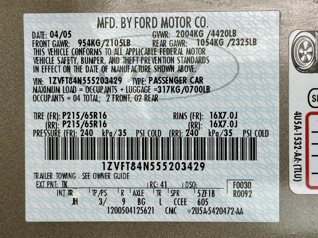 2005 Ford Mustang V6 Deluxe photo