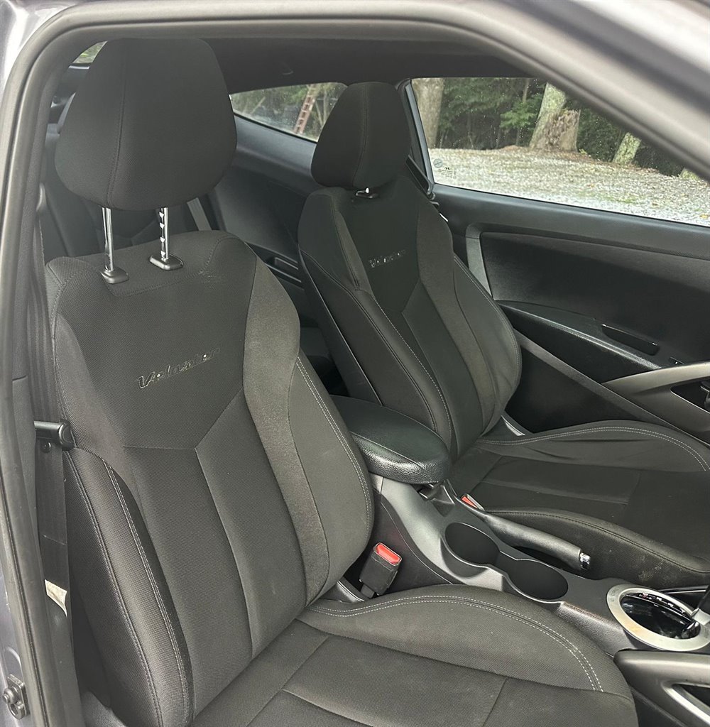 2017 Hyundai Veloster Value Edition photo