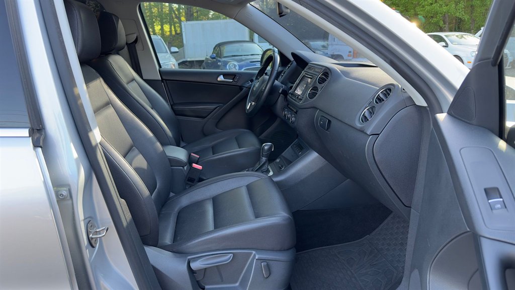 2016 Volkswagen Tiguan SE photo