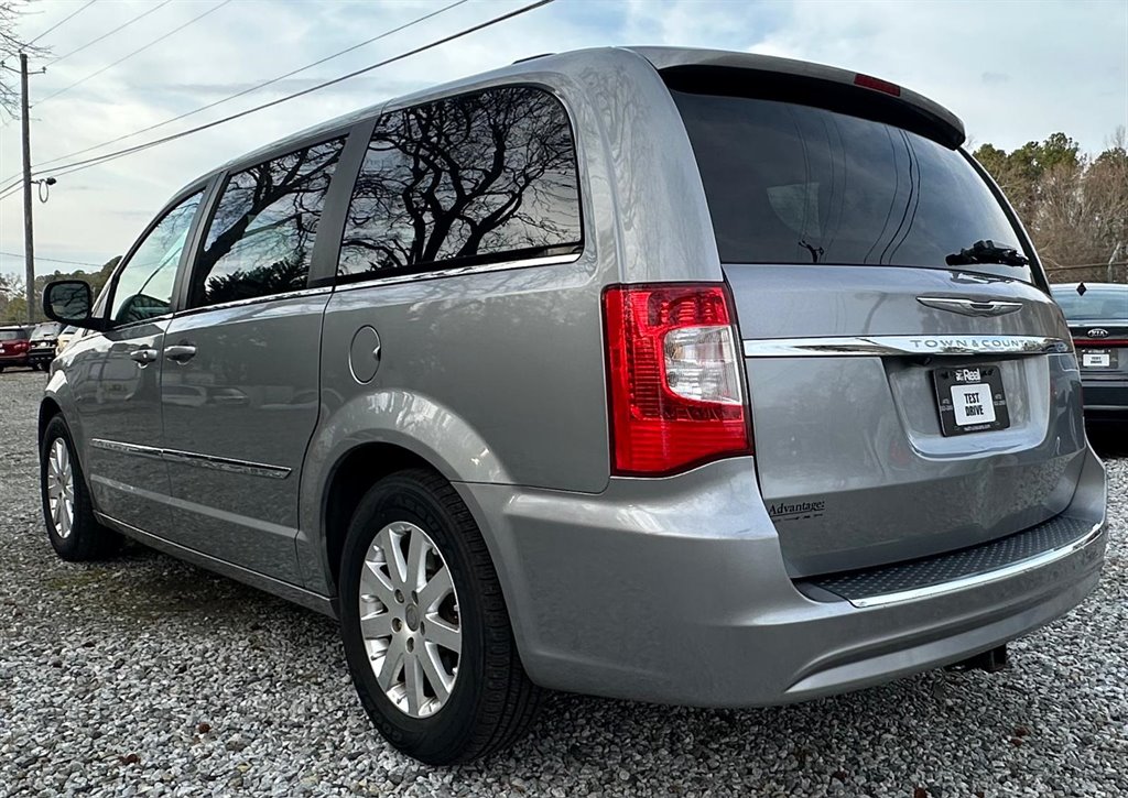 2013 Chrysler Town & Country Touring photo