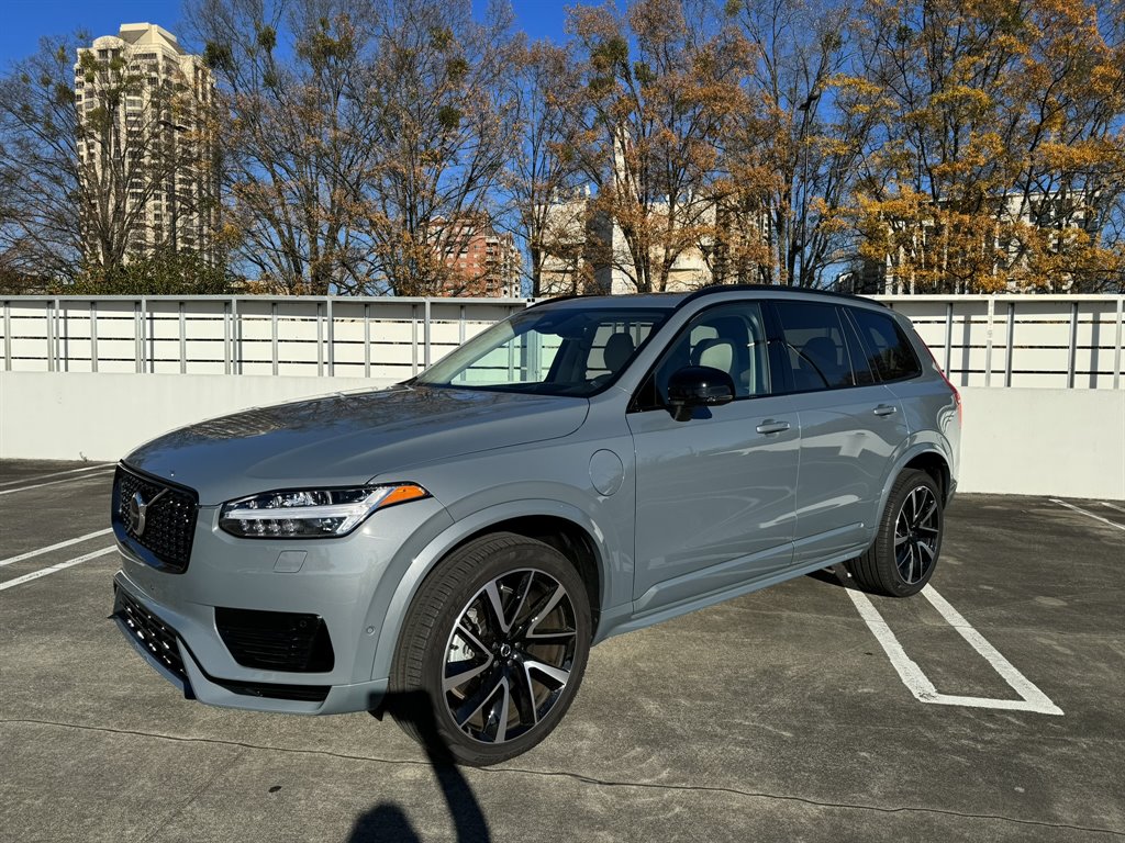 The 2023 Volvo XC90 T8 - Ultimate photos