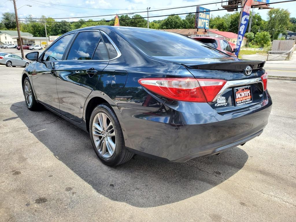 2017 Toyota Camry LE photo