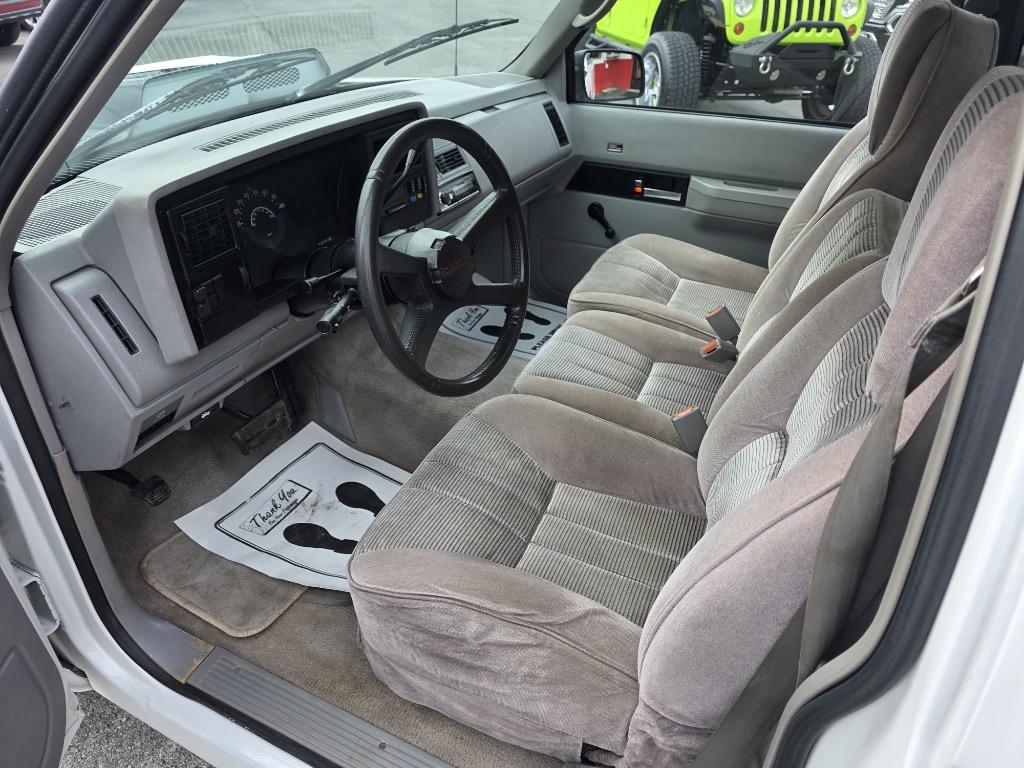 1988 GMC Gmt-400 - $13,995
