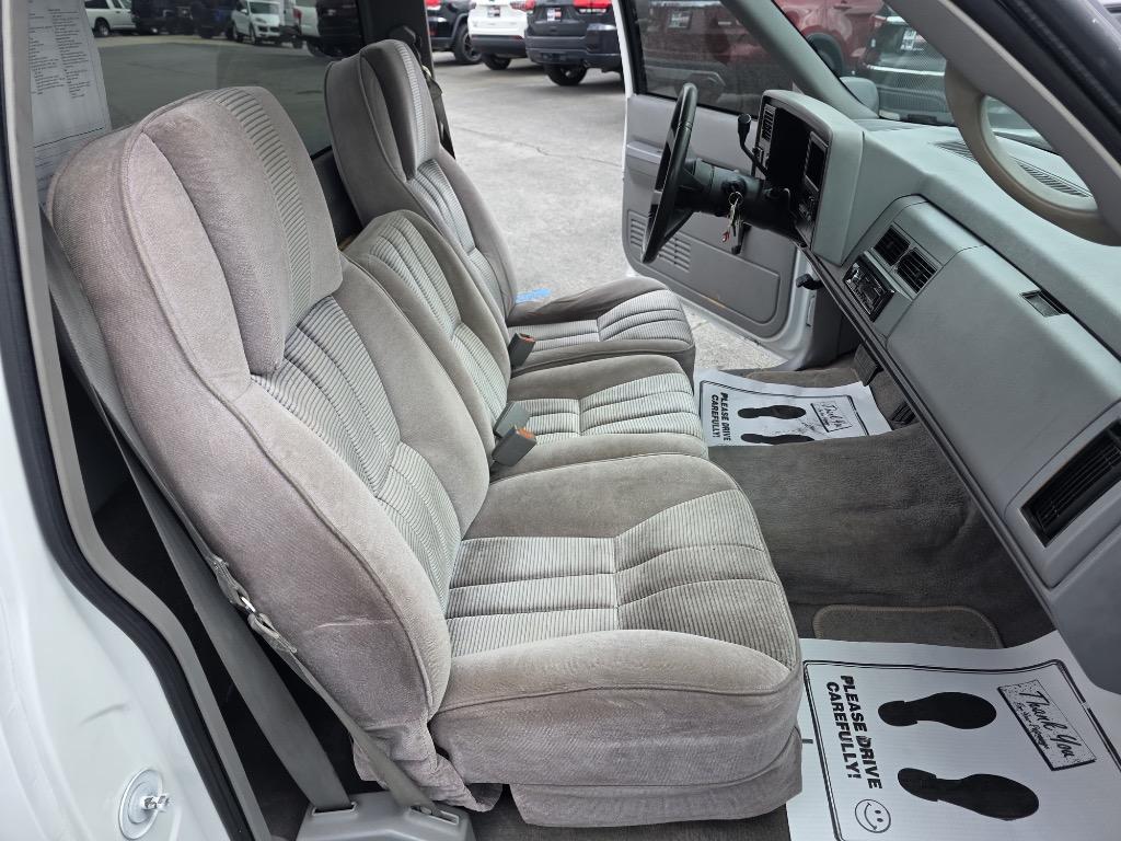 1988 GMC Gmt-400 - $13,995