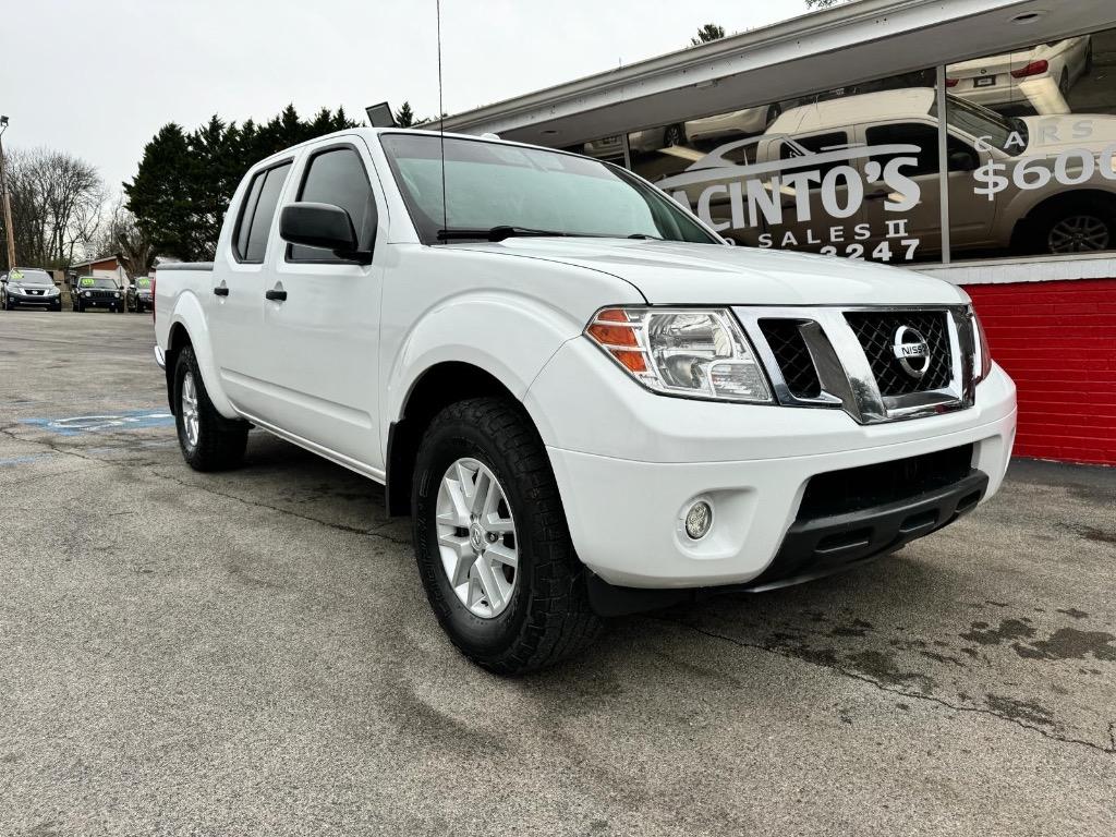 The 2018 Nissan Frontier SV photos