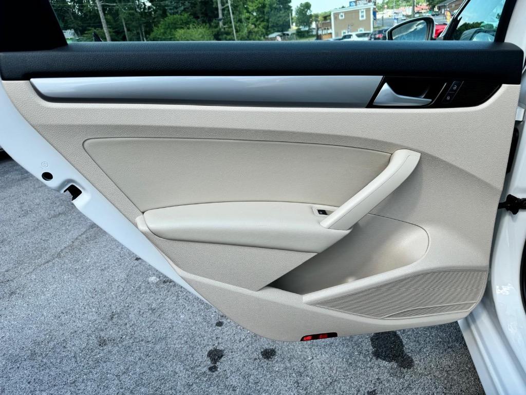 2015 Volkswagen Passat Limited Edition photo