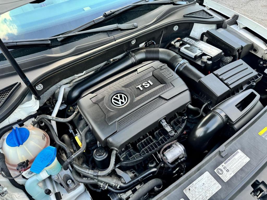 2015 Volkswagen Passat Limited Edition photo