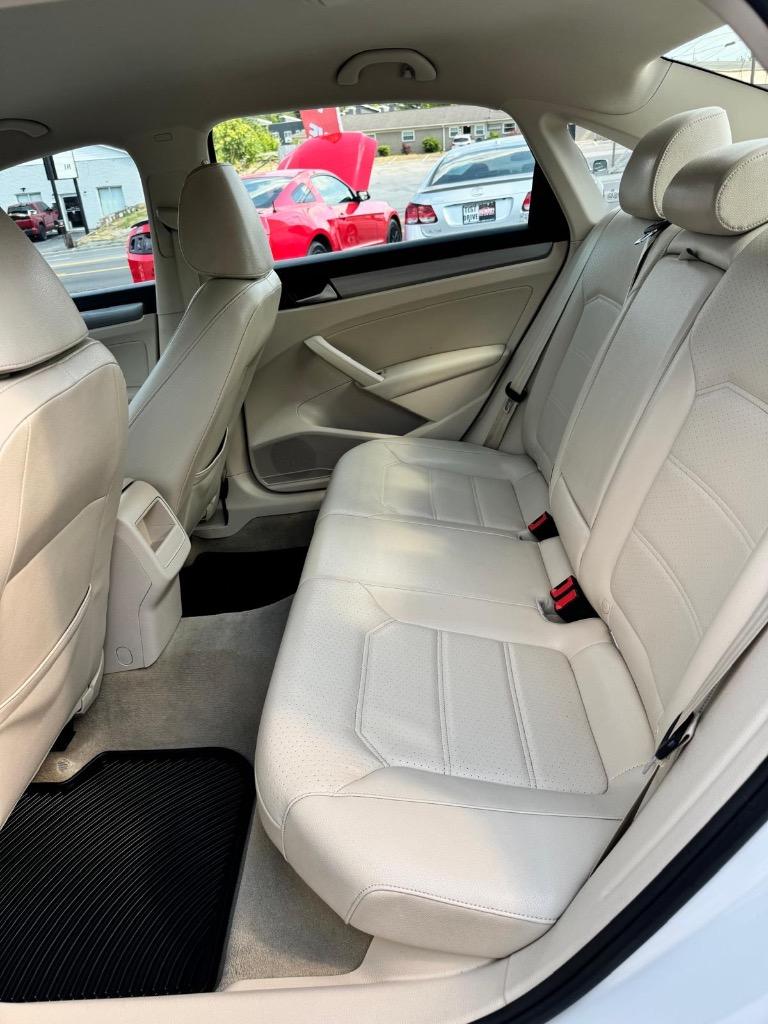 2015 Volkswagen Passat Limited Edition photo