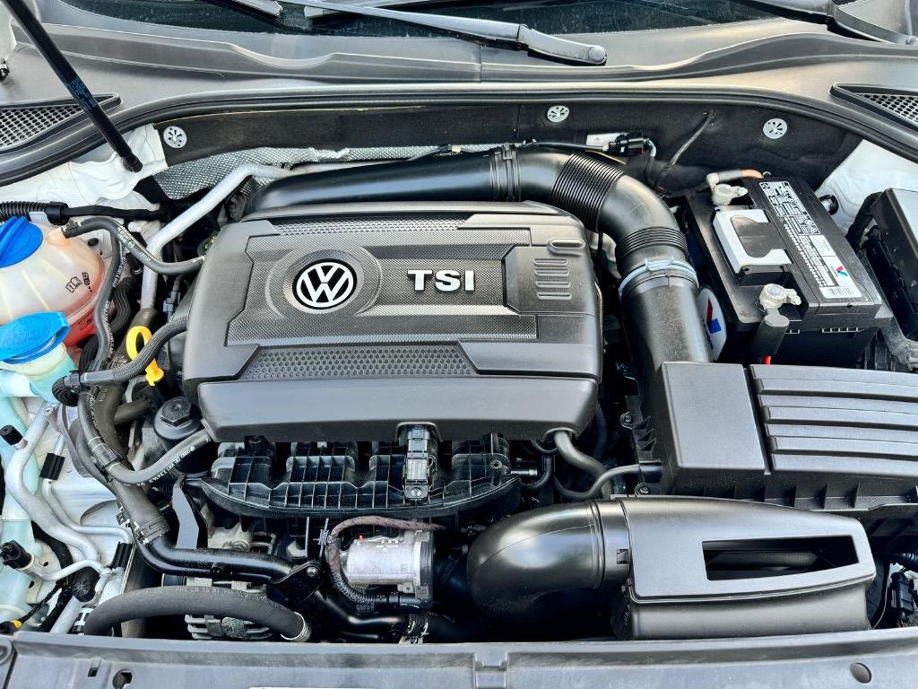 2015 Volkswagen Passat Limited Edition photo
