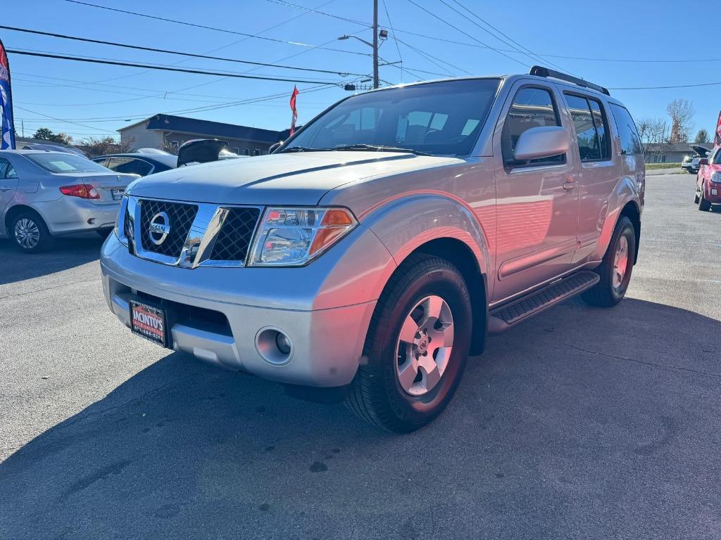 2007 Nissan Pathfinder S photo