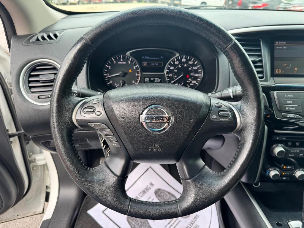 2014 Nissan Pathfinder S photo