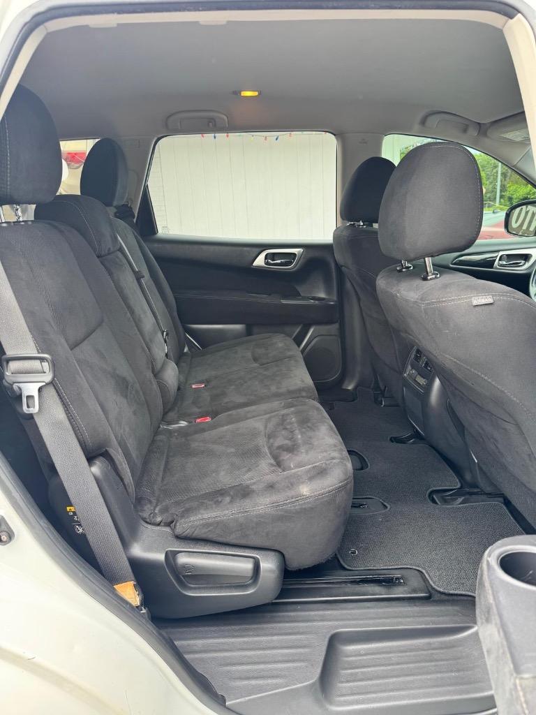 2014 Nissan Pathfinder S photo