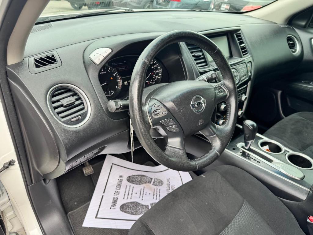 2014 Nissan Pathfinder S photo