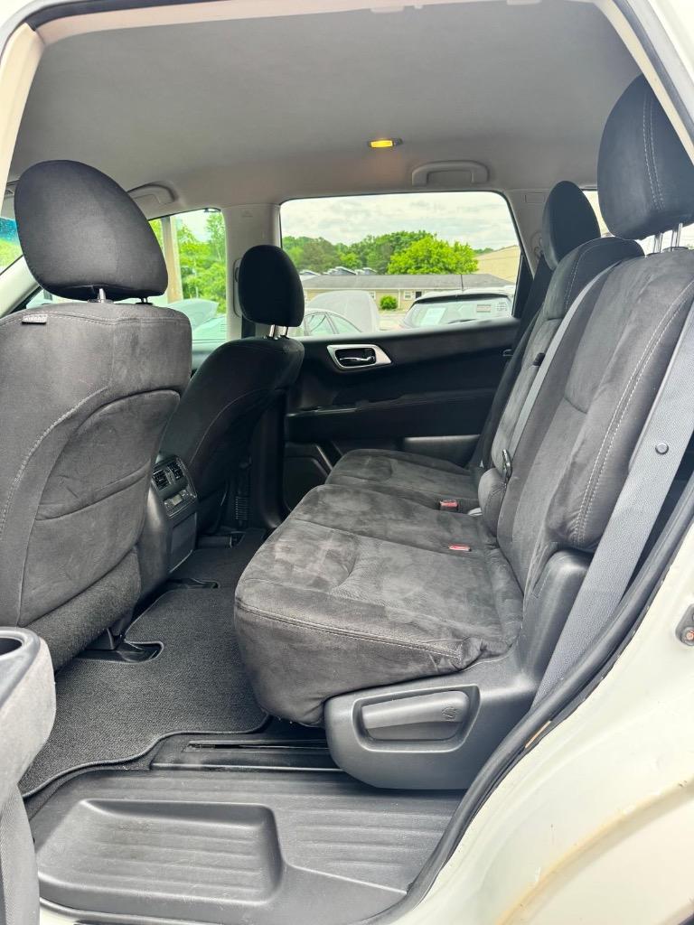 2014 Nissan Pathfinder S photo
