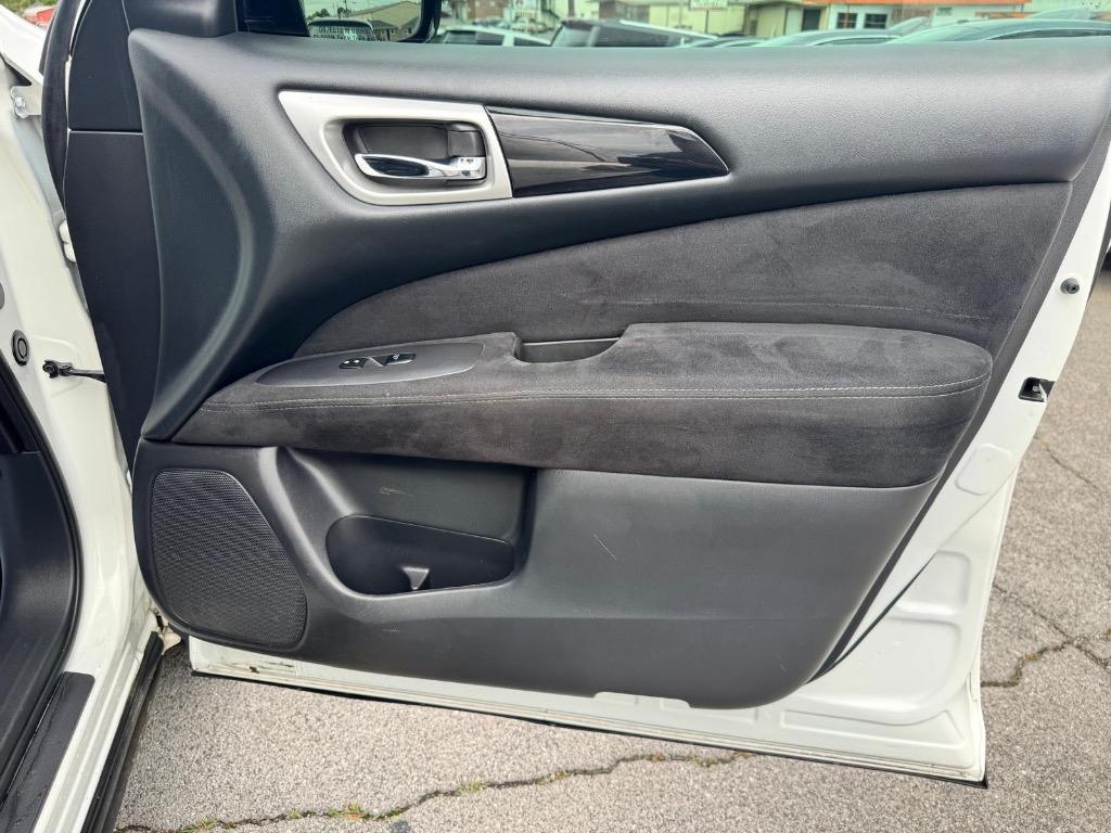 2014 Nissan Pathfinder S photo