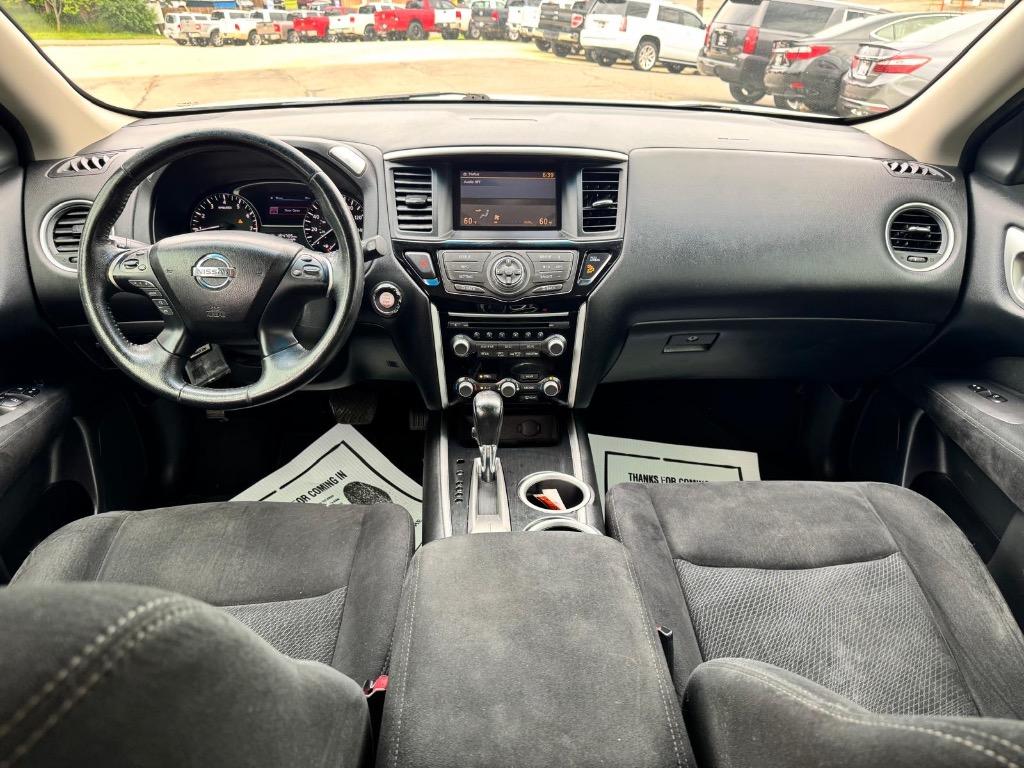 2014 Nissan Pathfinder S photo