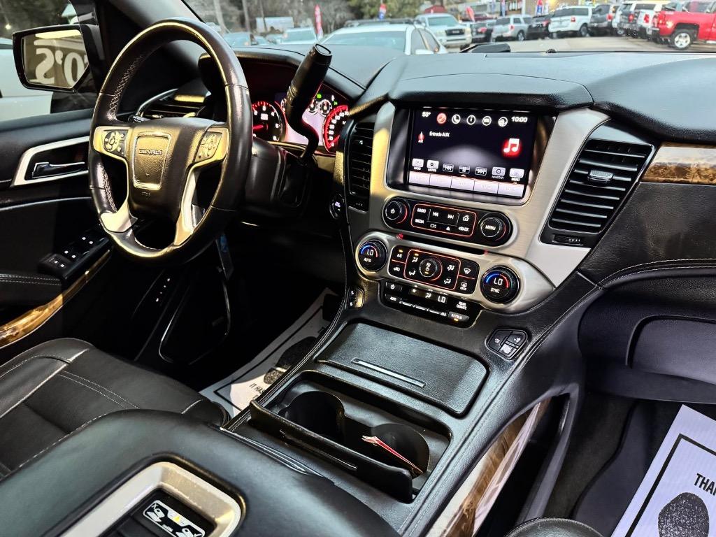 2016 GMC Yukon Denali photo