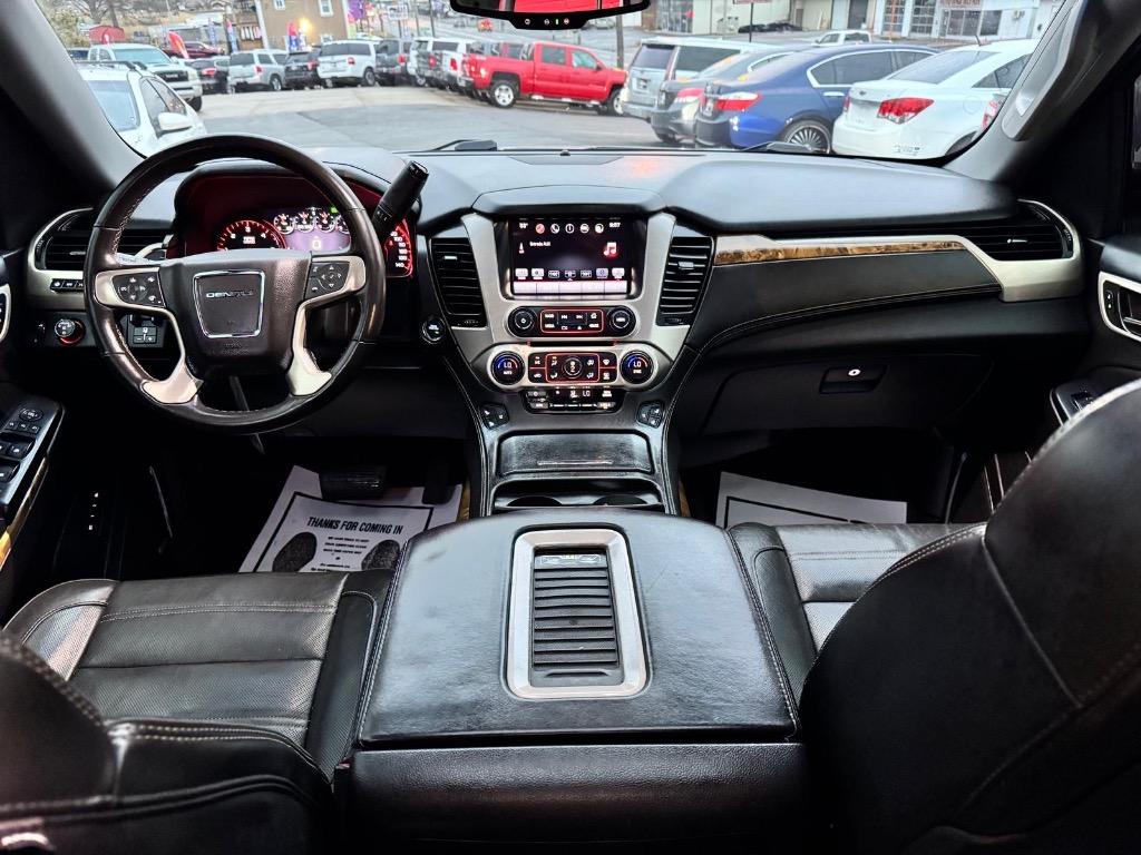 2016 GMC Yukon Denali photo