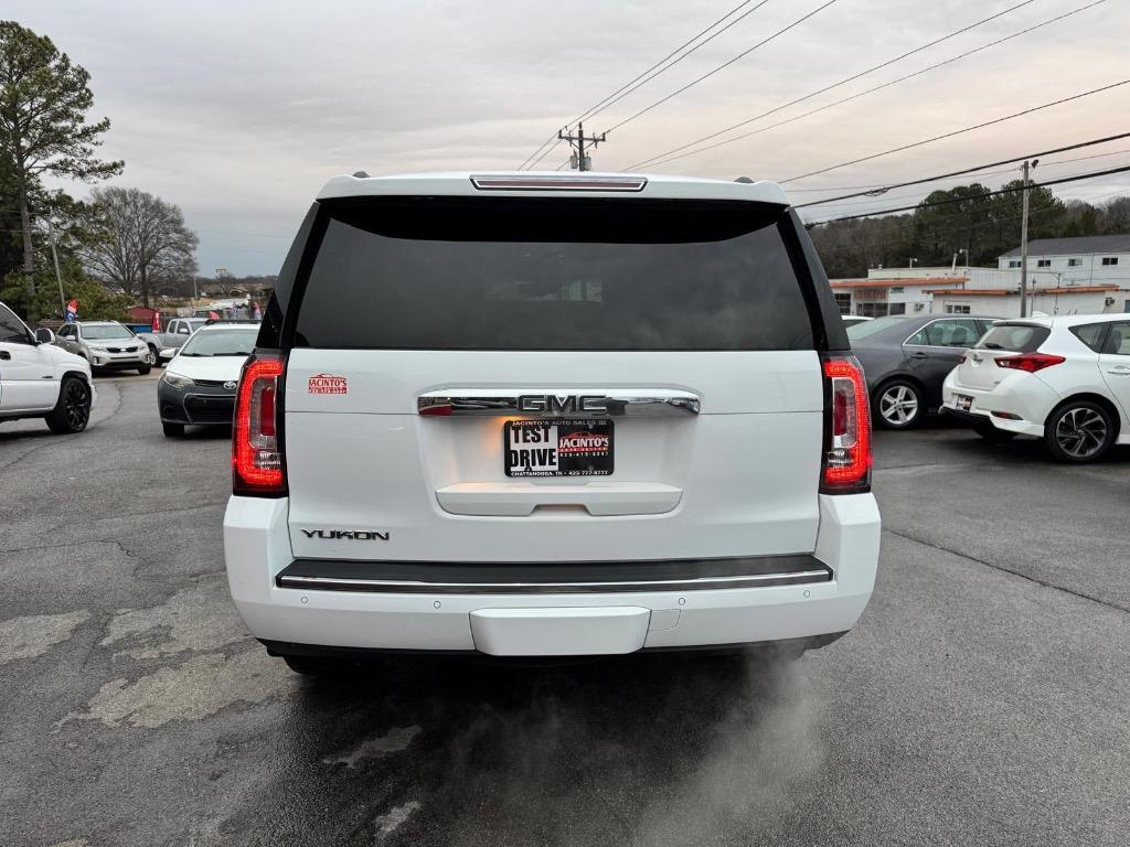 2016 GMC Yukon Denali photo