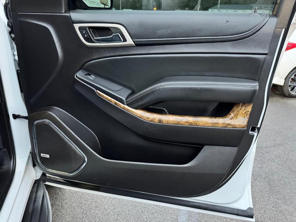 2016 GMC Yukon Denali photo