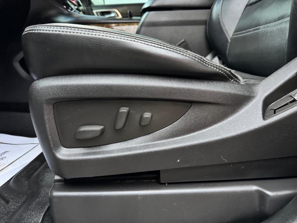 2016 GMC Yukon Denali photo
