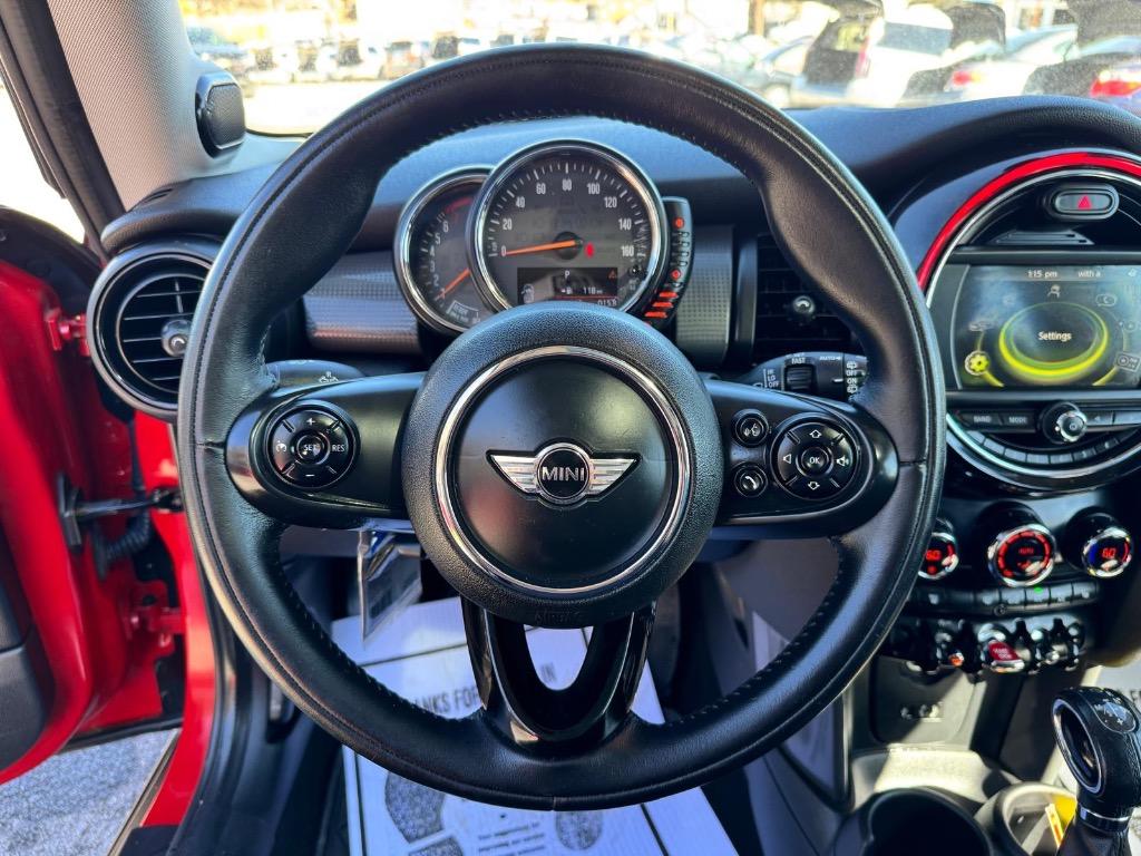 2015 MINI Cooper photo